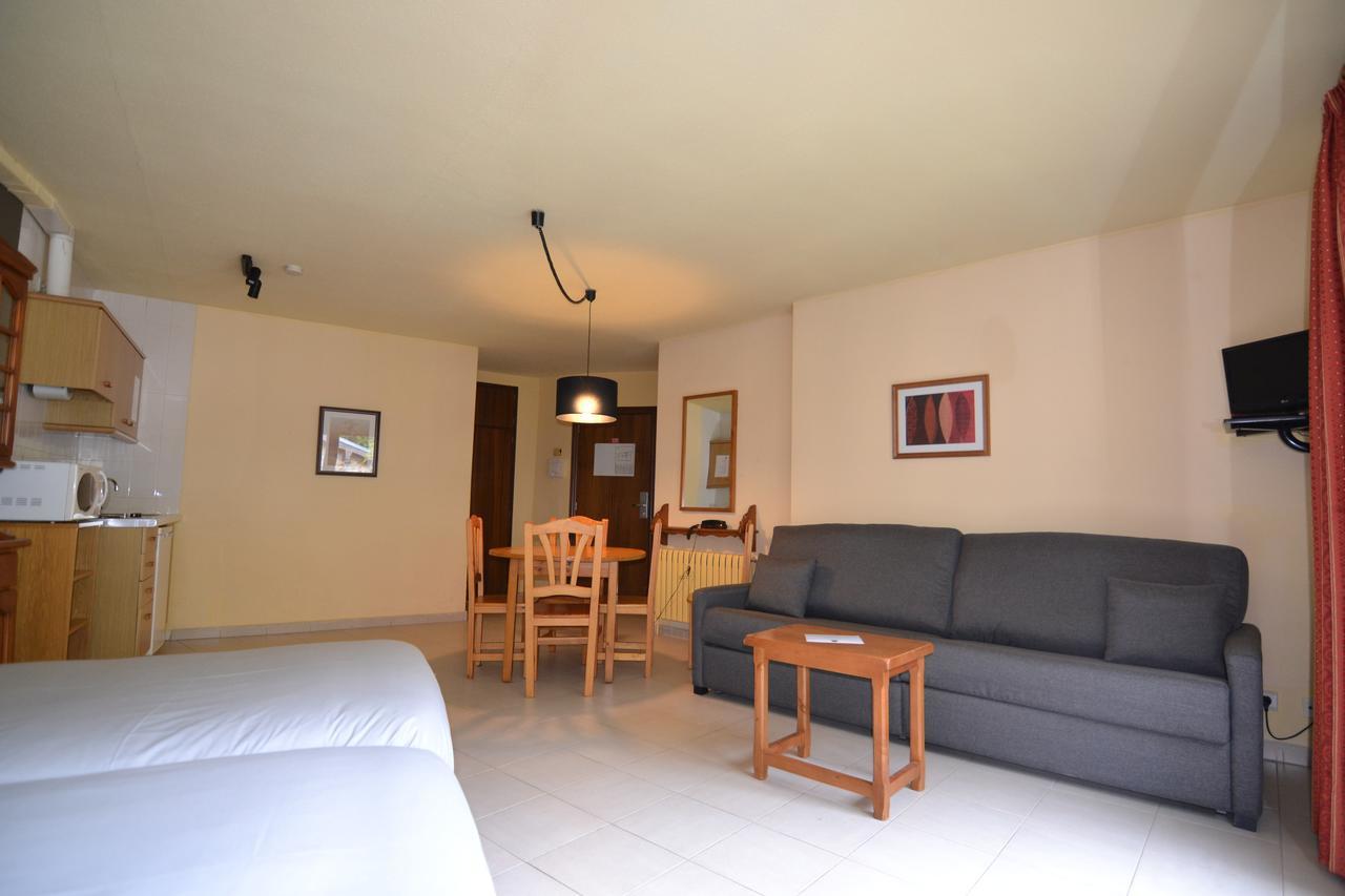 Apartamentos Turisticos Poblado Arinsal Exterior foto